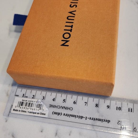 LOUIS VUITTON - Mini giftbox (Authentic) 1 - Picture 4 of 5
